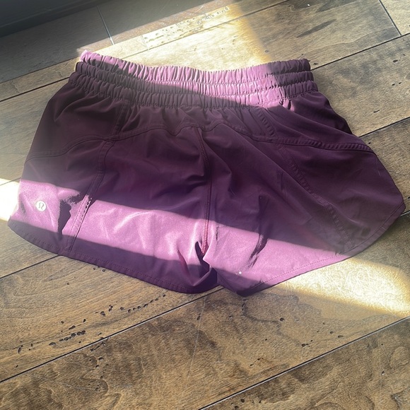 lululemon tracker shorts size 10 - Picture 12 of 13